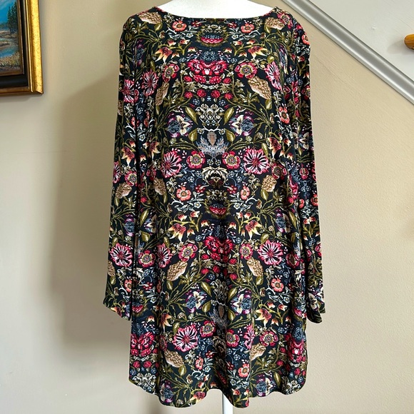 J. Jill Tops - J Jill Tunic in rich, colorful, tapestry pattern. Rayon. Like new. Size M